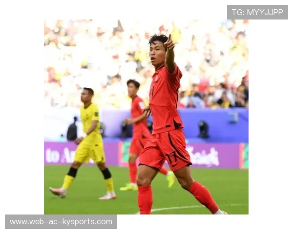 孙兴慜大脚吊射破门，全场哗然