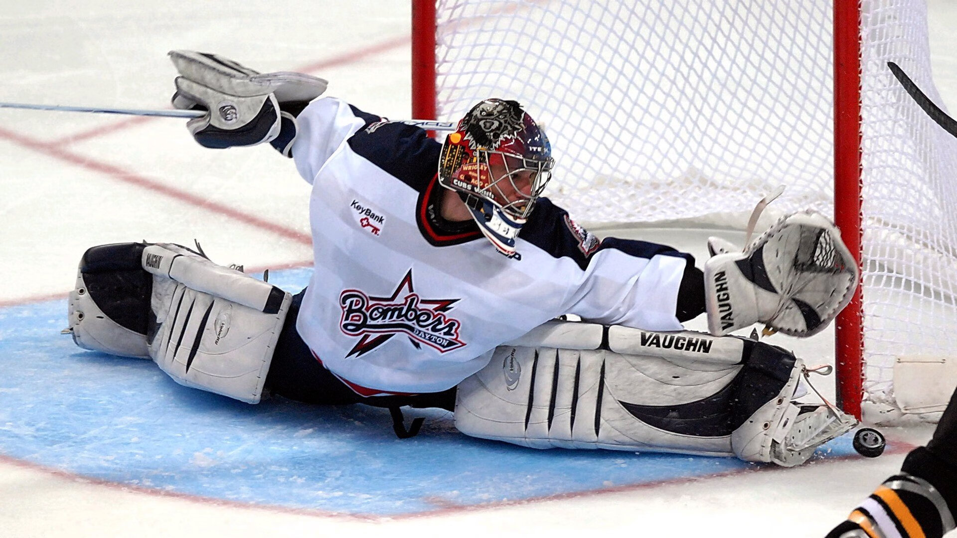 鹈鹕老将与新秀一同练投篮动作标准，鹈鹕 球星